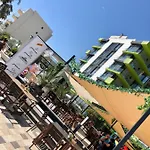 North Spa&pools Alezzibeach 아파트